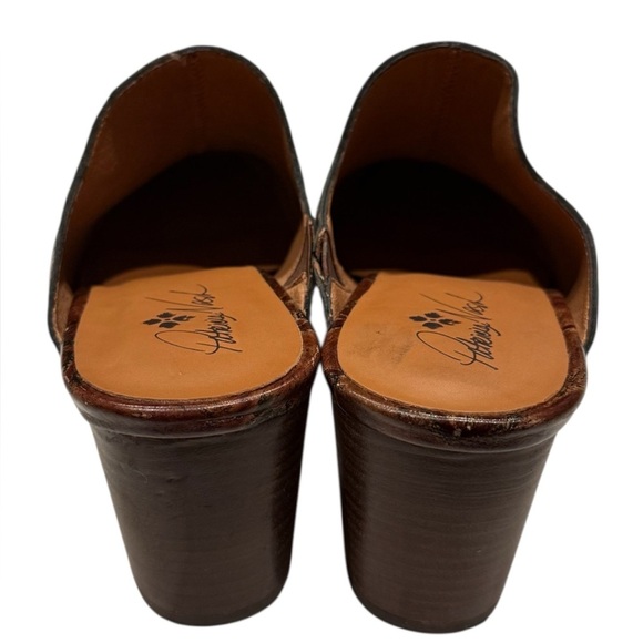 Patricia Nash Brown Embossed Leather Mules Western Pattern Women’s Size 11 - Picture 3 of 4